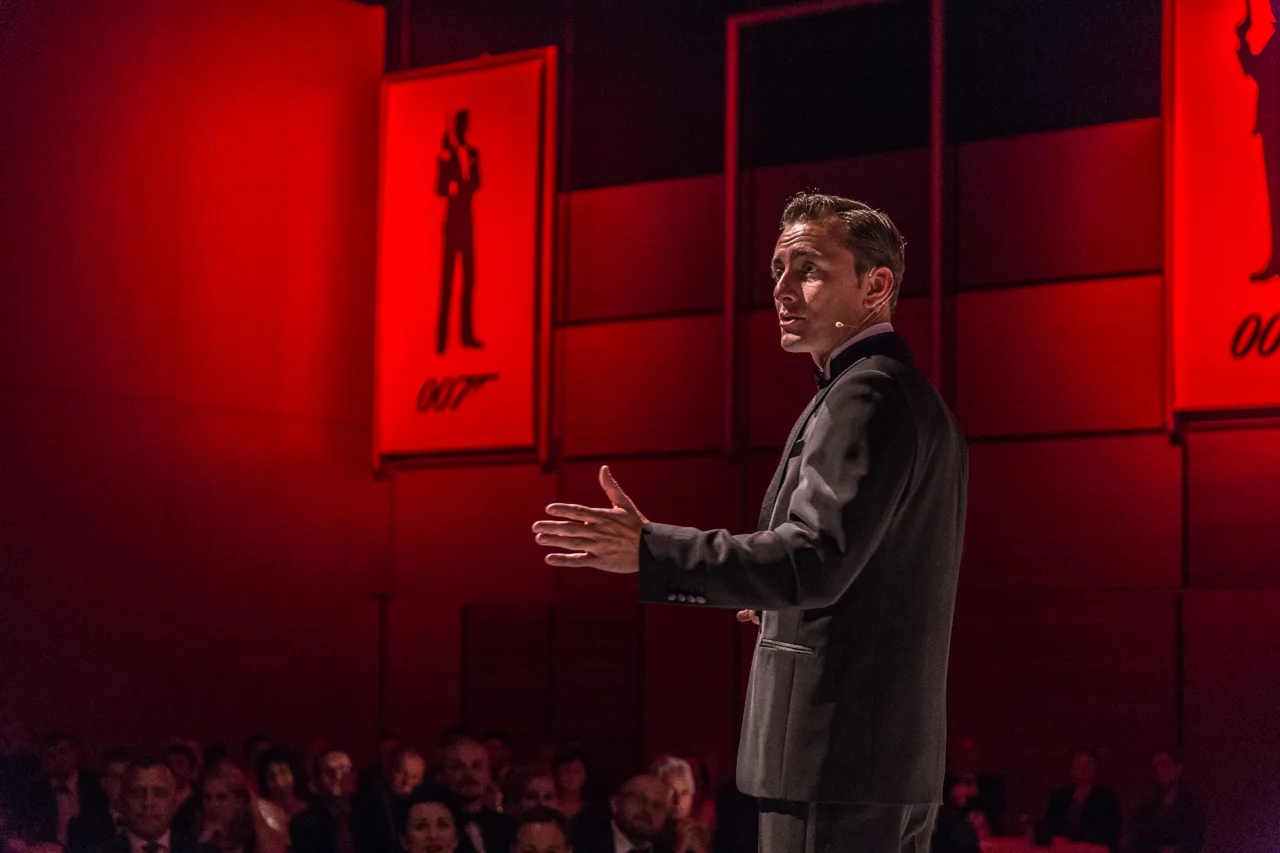 Profesionální světelná atmosféra tematického eventu
