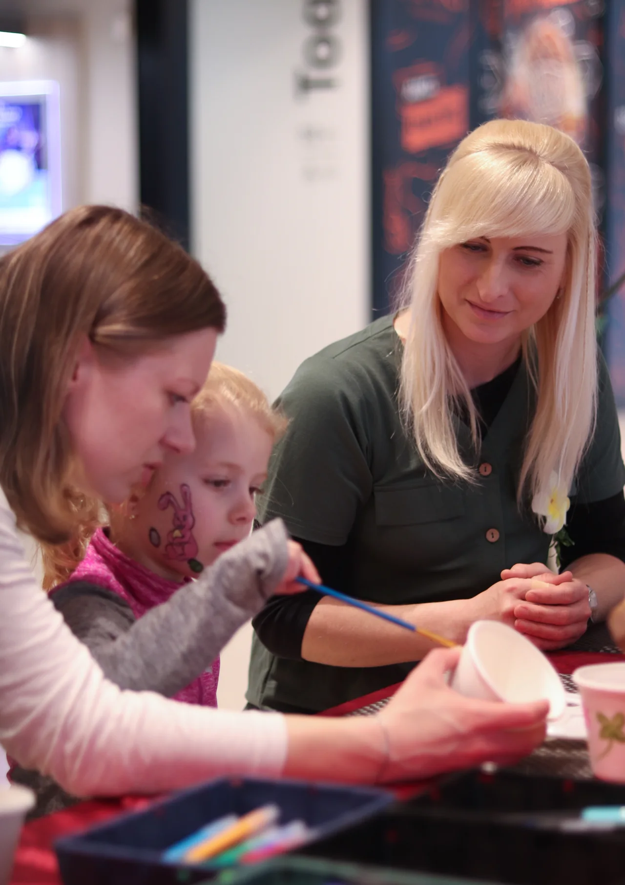 realizace eventu – stage, světla a publikum