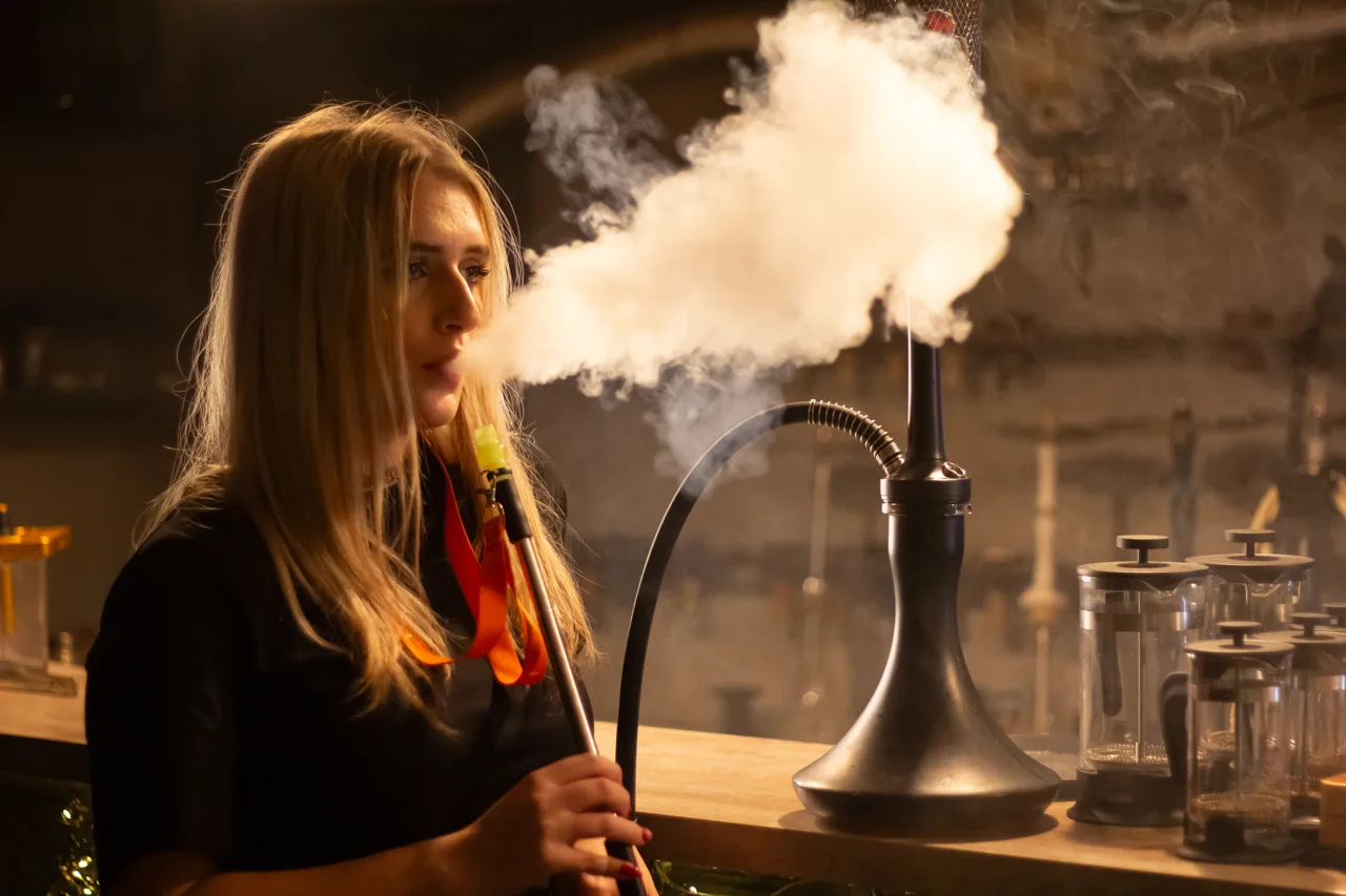 Budování lovebrandu pro FOG Hookah Lounge ve Zlíně