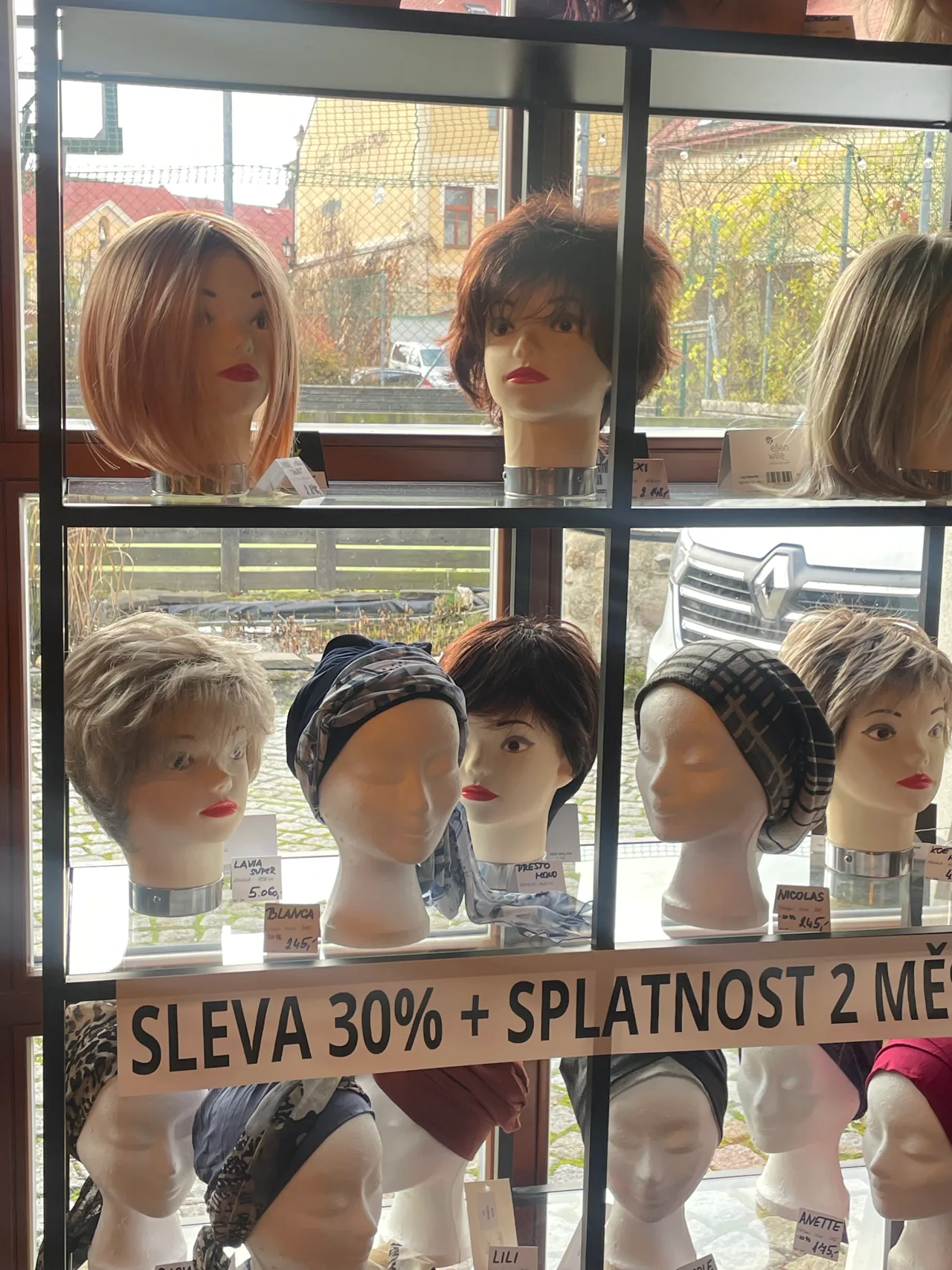 Hippies tematická firemní oslava pro obchodníky a významné odběratele Jilly Lenau