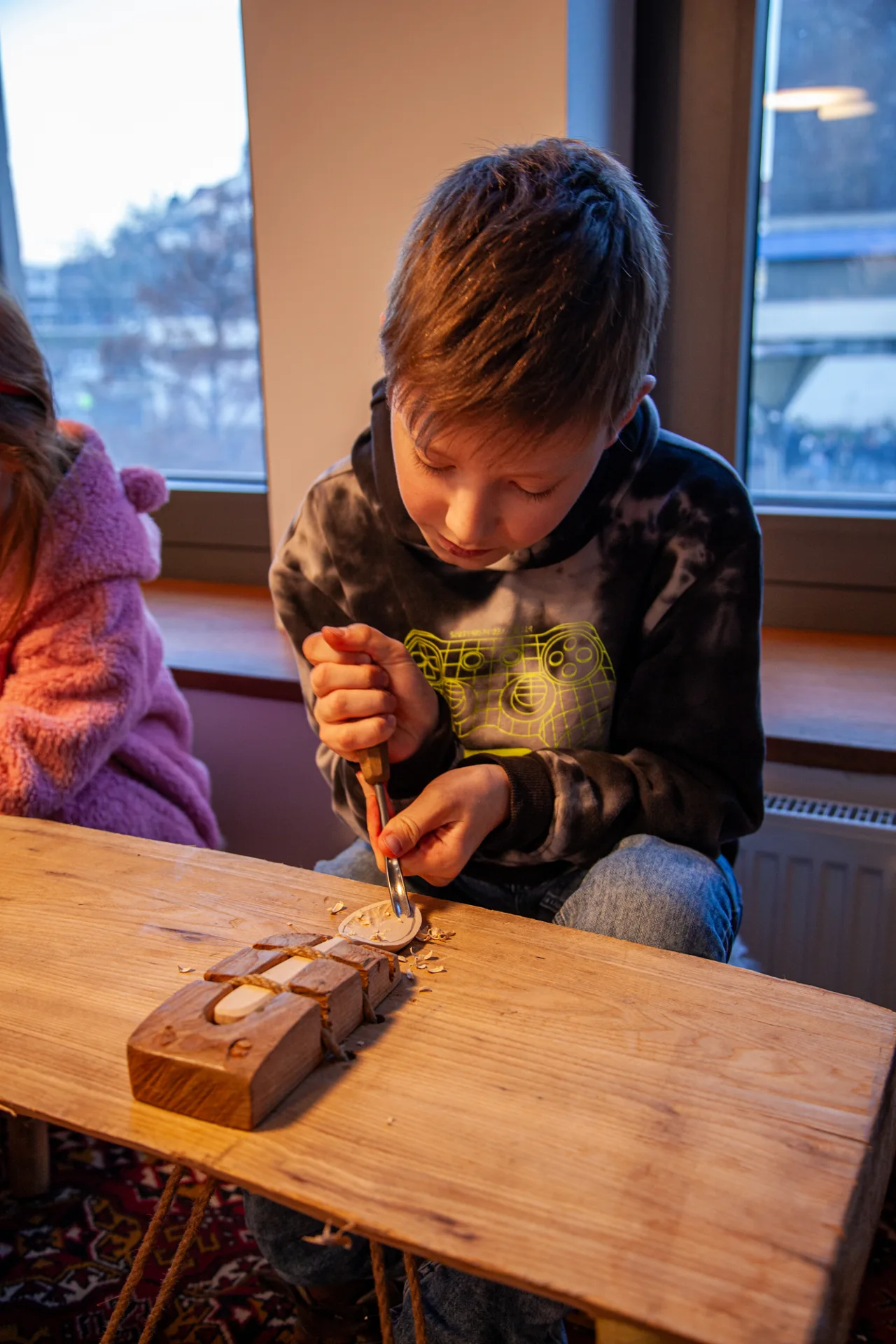 Adventní vesnice vytvořená v kancelářích UNIQA Brno